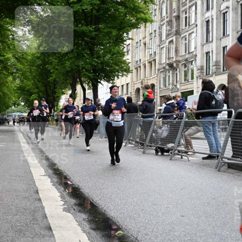 14.06.2026 - REWE Women's Run J. Mangold http://msf.ph/oto/9751036 14.06.2026 10:03:42 Ziel 10013, 10227, 10301, 10368, 10415, 10476, 10603, 10900, 11080, 11333 meine-sportfotos.de