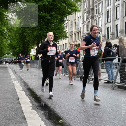 14.06.2026 - REWE Women's Run J. Mangold http://msf.ph/oto/9751061 14.06.2026 10:03:46 Ziel 10227, 10276, 10301, 10415, 10448, 10476, 10900, 11333 meine-sportfotos.de
