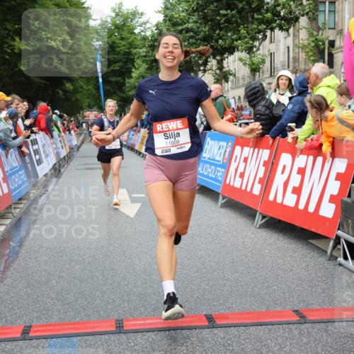 14.06.2026 - REWE Women's Run Strokosch-Dieckow http://msf.ph/oto/9751064 14.06.2026 09:50:32 Ziel 10021, 10396, 10869, 10958, 11009 meine-sportfotos.de