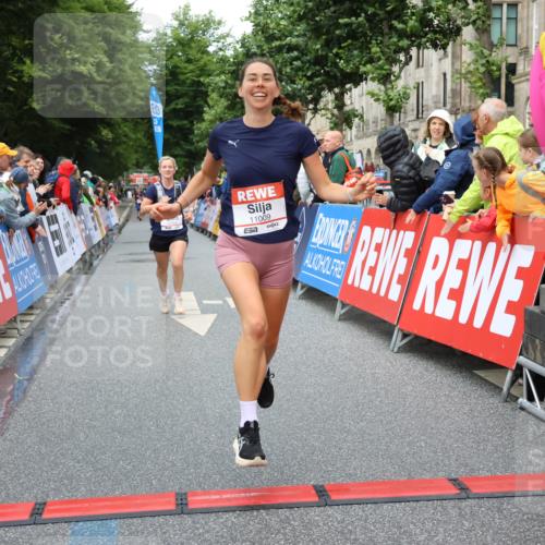 14.06.2026 - REWE Women's Run Strokosch-Dieckow http://msf.ph/oto/9751072 14.06.2026 09:50:32 Ziel 10021, 10396, 10869, 10958, 11009 meine-sportfotos.de
