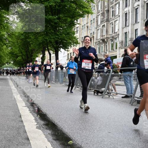 14.06.2026 - REWE Women's Run J. Mangold http://msf.ph/oto/9751099 14.06.2026 10:03:54 Ziel 10335, 10554, 10974, 11037, 11108, 11279, 11338, 11534 meine-sportfotos.de