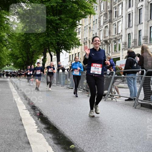 14.06.2026 - REWE Women's Run J. Mangold http://msf.ph/oto/9751100 14.06.2026 10:03:54 Ziel 10335, 10554, 10974, 11037, 11108, 11279, 11338, 11534 meine-sportfotos.de