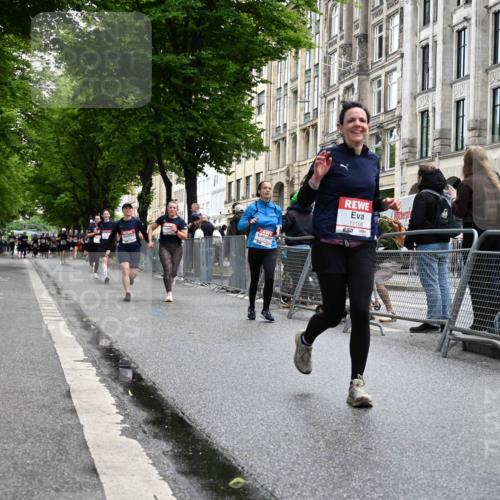 14.06.2026 - REWE Women's Run J. Mangold http://msf.ph/oto/9751101 14.06.2026 10:03:54 Ziel 10335, 10554, 10974, 11037, 11108, 11279, 11338, 11534 meine-sportfotos.de
