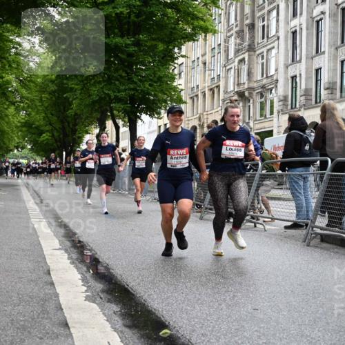 14.06.2026 - REWE Women's Run J. Mangold http://msf.ph/oto/9751118 14.06.2026 10:03:57 Ziel 10335, 10544, 10554, 10974, 11037, 11108, 11279, 11338, 11534 meine-sportfotos.de