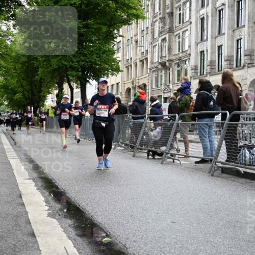 14.06.2026 - REWE Women's Run J. Mangold http://msf.ph/oto/9751170 14.06.2026 10:04:04 Ziel 10544, 10656, 10660, 11144, 11338, 11534 meine-sportfotos.de