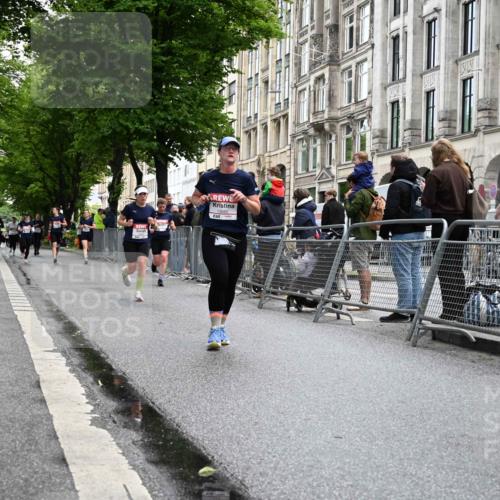 14.06.2026 - REWE Women's Run J. Mangold http://msf.ph/oto/9751176 14.06.2026 10:04:04 Ziel 10544, 10656, 10660, 11144, 11338, 11534 meine-sportfotos.de