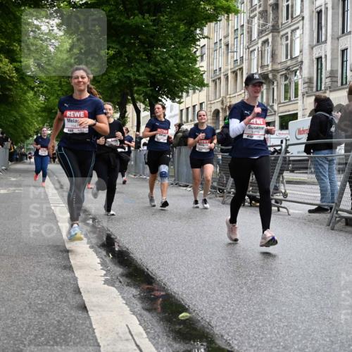 14.06.2026 - REWE Women's Run J. Mangold http://msf.ph/oto/9751218 14.06.2026 10:04:12 Ziel 10486, 10771, 10779, 10787, 10788, 11002, 11068, 11118, 11144, 11187, 11473 meine-sportfotos.de