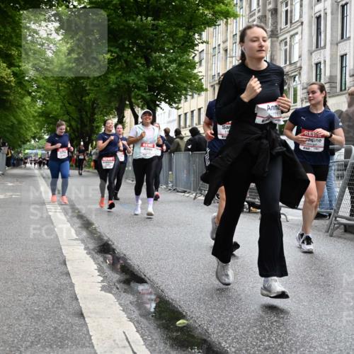 14.06.2026 - REWE Women's Run J. Mangold http://msf.ph/oto/9751241 14.06.2026 10:04:14 Ziel 10486, 10771, 10779, 10787, 10788, 11002, 11068, 11118, 11187, 11473 meine-sportfotos.de