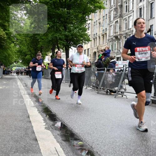 14.06.2026 - REWE Women's Run J. Mangold http://msf.ph/oto/9751253 14.06.2026 10:04:14 Ziel 10486, 10771, 10779, 10787, 10788, 11002, 11068, 11118, 11187, 11473 meine-sportfotos.de