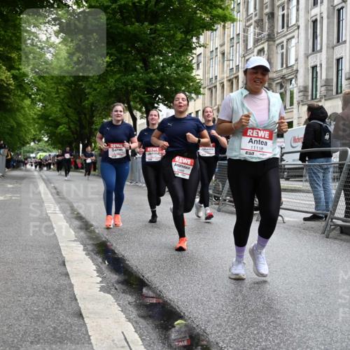 14.06.2026 - REWE Women's Run J. Mangold http://msf.ph/oto/9751265 14.06.2026 10:04:15 Ziel 10486, 10771, 10779, 10787, 10788, 11002, 11068, 11118, 11187, 11473 meine-sportfotos.de