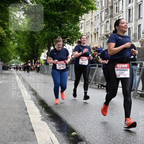 14.06.2026 - REWE Women's Run J. Mangold http://msf.ph/oto/9751276 14.06.2026 10:04:16 Ziel 10486, 10771, 10779, 10787, 10788, 11002, 11068, 11118, 11187, 11473 meine-sportfotos.de