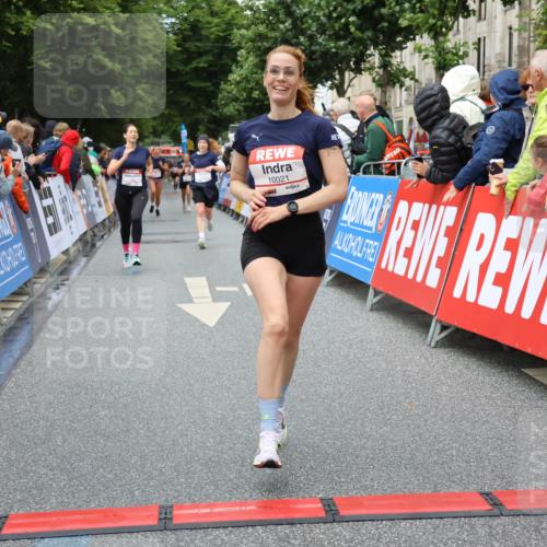 14.06.2026 - REWE Women's Run Strokosch-Dieckow http://msf.ph/oto/9751284 14.06.2026 09:50:25 Ziel 10021, 10346, 10396, 10958 meine-sportfotos.de