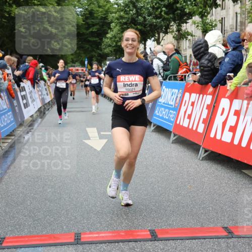 14.06.2026 - REWE Women's Run Strokosch-Dieckow http://msf.ph/oto/9751297 14.06.2026 09:50:24 Ziel 10021, 10346, 10958 meine-sportfotos.de
