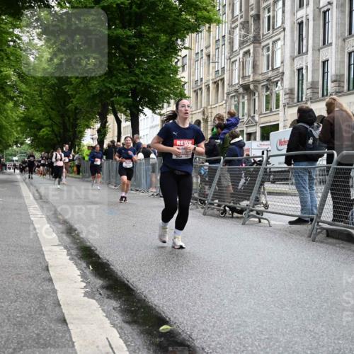 14.06.2026 - REWE Women's Run J. Mangold http://msf.ph/oto/9751315 14.06.2026 10:04:32 Ziel 10326, 10610 meine-sportfotos.de
