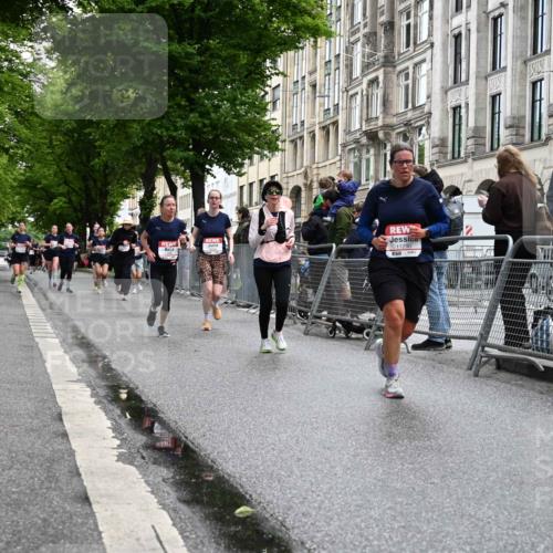 14.06.2026 - REWE Women's Run J. Mangold http://msf.ph/oto/9751361 14.06.2026 10:04:40 Ziel 10127, 10191, 10329, 10610, 11081, 11290 meine-sportfotos.de