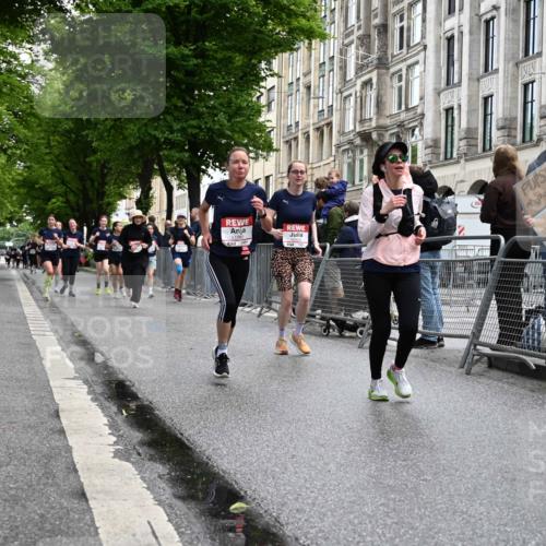 14.06.2026 - REWE Women's Run J. Mangold http://msf.ph/oto/9751379 14.06.2026 10:04:41 Ziel 10127, 10191, 10329, 10610, 10822, 11081, 11290, 11482 meine-sportfotos.de