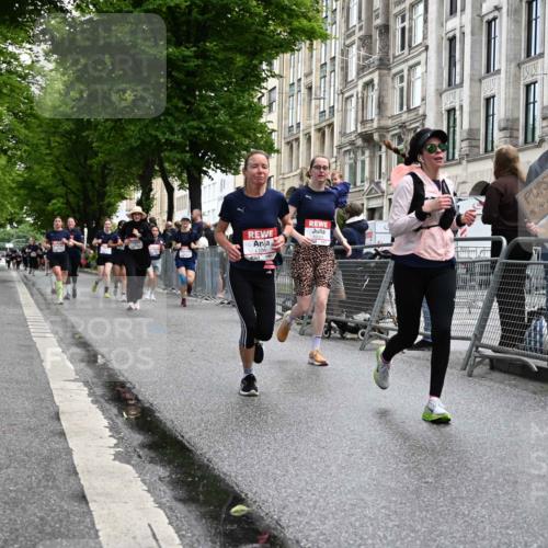 14.06.2026 - REWE Women's Run J. Mangold http://msf.ph/oto/9751381 14.06.2026 10:04:41 Ziel 10127, 10191, 10329, 10610, 10822, 11081, 11290, 11482 meine-sportfotos.de