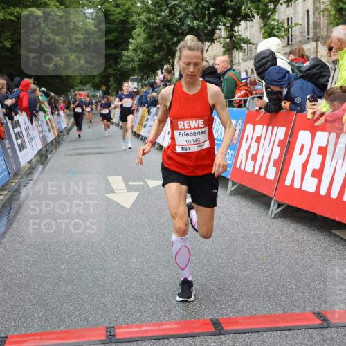 14.06.2026 - REWE Women's Run Strokosch-Dieckow http://msf.ph/oto/9751383 14.06.2026 09:50:20 Ziel 10021, 10214, 10346 meine-sportfotos.de