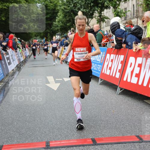 14.06.2026 - REWE Women's Run Strokosch-Dieckow http://msf.ph/oto/9751401 14.06.2026 09:50:20 Ziel 10021, 10214, 10346 meine-sportfotos.de