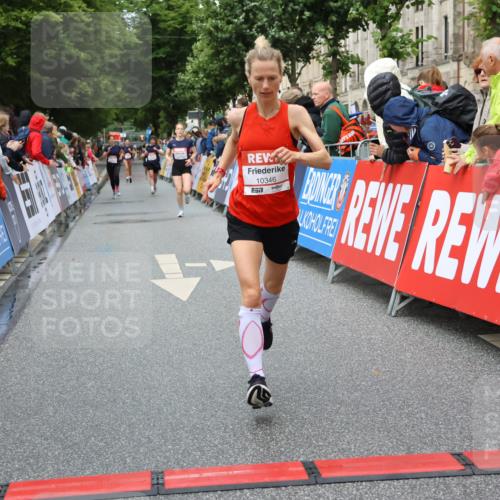 14.06.2026 - REWE Women's Run Strokosch-Dieckow http://msf.ph/oto/9751417 14.06.2026 09:50:20 Ziel 10021, 10214, 10346 meine-sportfotos.de