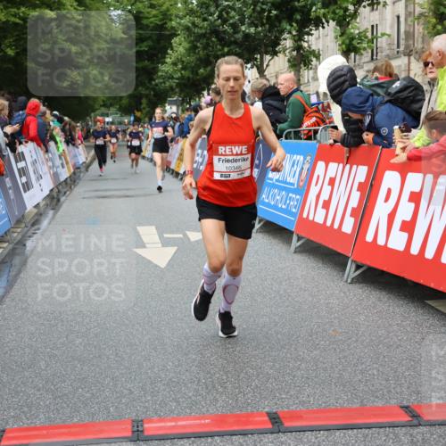 14.06.2026 - REWE Women's Run Strokosch-Dieckow http://msf.ph/oto/9751445 14.06.2026 09:50:20 Ziel 10021, 10214, 10346 meine-sportfotos.de