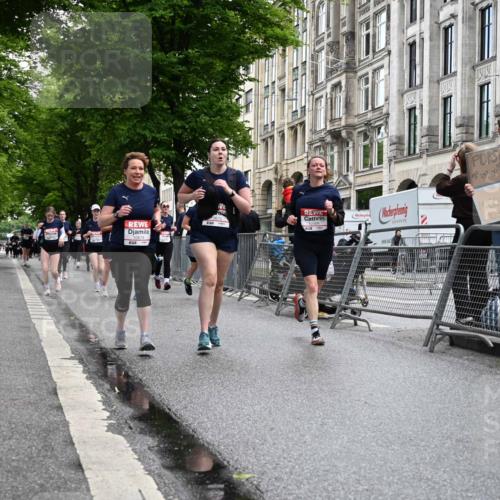 14.06.2026 - REWE Women's Run J. Mangold http://msf.ph/oto/9751478 14.06.2026 10:04:55 Ziel 10318, 10409, 10512, 10533, 10583, 10588, 10674, 10675, 10968, 11452, 11462 meine-sportfotos.de