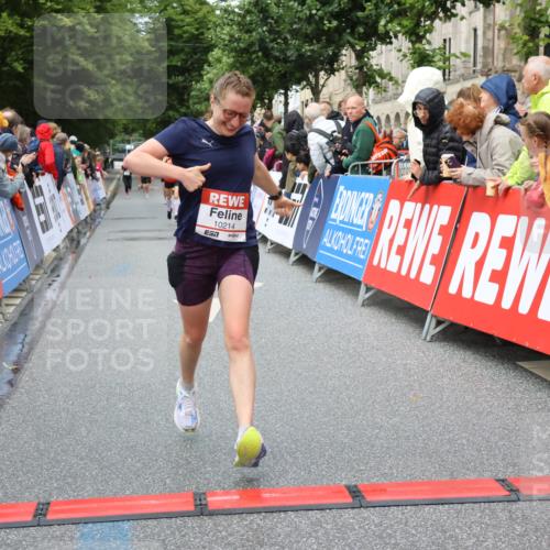 14.06.2026 - REWE Women's Run Strokosch-Dieckow http://msf.ph/oto/9751482 14.06.2026 09:50:14 Ziel 10214, 10691, 10894 meine-sportfotos.de