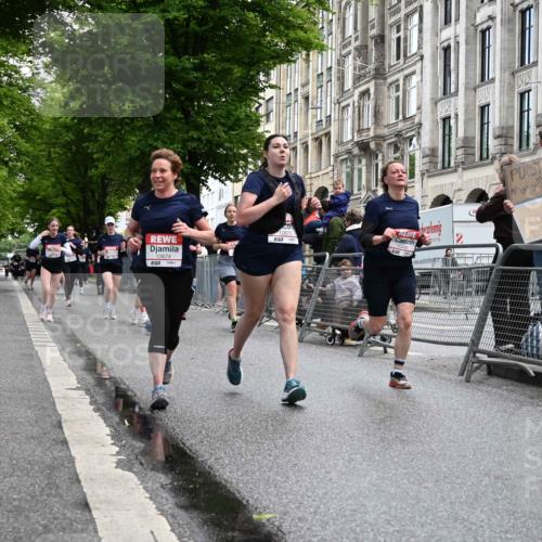 14.06.2026 - REWE Women's Run J. Mangold http://msf.ph/oto/9751484 14.06.2026 10:04:56 Ziel 10318, 10409, 10512, 10533, 10583, 10588, 10674, 10675, 10968, 11263, 11452, 11462 meine-sportfotos.de