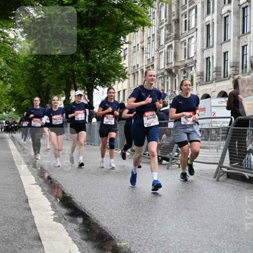 14.06.2026 - REWE Women's Run J. Mangold http://msf.ph/oto/9751501 14.06.2026 10:04:58 Ziel 10222, 10318, 10409, 10512, 10533, 10583, 10588, 10674, 10675, 10968, 11107, 11263, 11452, 11462 meine-sportfotos.de