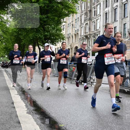 14.06.2026 - REWE Women's Run J. Mangold http://msf.ph/oto/9751509 14.06.2026 10:04:59 Ziel 10222, 10409, 10512, 10524, 10533, 10583, 10588, 10674, 10675, 10968, 11107, 11263, 11452, 11462 meine-sportfotos.de
