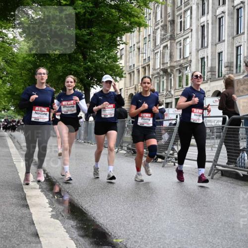 14.06.2026 - REWE Women's Run J. Mangold http://msf.ph/oto/9751517 14.06.2026 10:05:00 Ziel 10222, 10409, 10512, 10524, 10533, 10583, 10588, 10674, 10675, 10968, 11107, 11263, 11452, 11462 meine-sportfotos.de