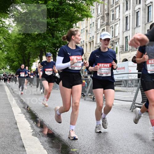 14.06.2026 - REWE Women's Run J. Mangold http://msf.ph/oto/9751529 14.06.2026 10:05:01 Ziel 10222, 10409, 10512, 10524, 10533, 10583, 10588, 10645, 10674, 10675, 10968, 11107, 11263, 11452, 11462 meine-sportfotos.de