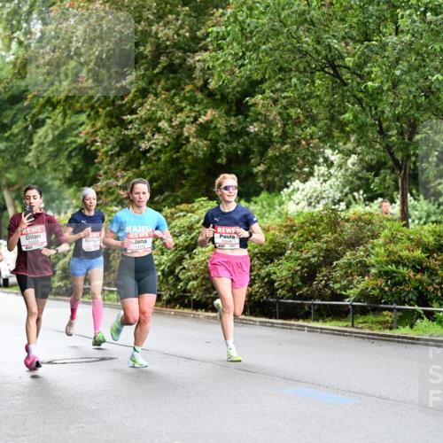14.06.2026 - REWE Women's Run Dr. Thomas Lammeyer http://msf.ph/oto/9751540 14.06.2026 09:13:53 Laufen 10266, 10328, 10072, 10245 meine-sportfotos.de