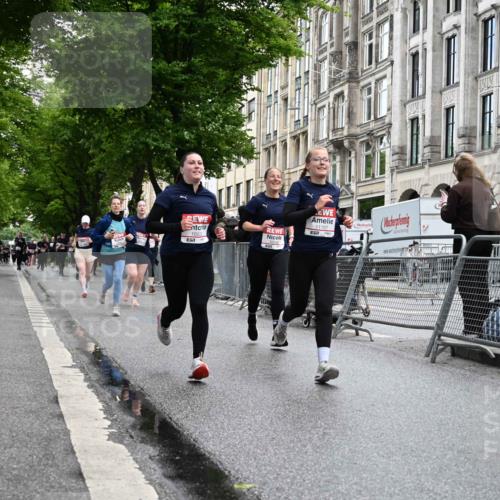 14.06.2026 - REWE Women's Run J. Mangold http://msf.ph/oto/9751552 14.06.2026 10:05:04 Ziel 10222, 10418, 10512, 10524, 10533, 10583, 10645, 10836, 10968, 11107, 11263, 11264, 11452, 11462 meine-sportfotos.de