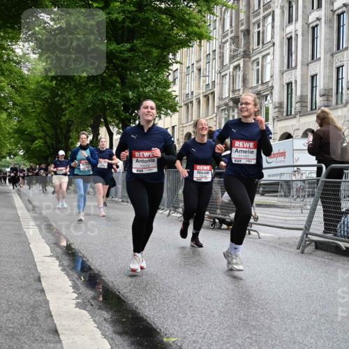 14.06.2026 - REWE Women's Run J. Mangold http://msf.ph/oto/9751554 14.06.2026 10:05:04 Ziel 10222, 10418, 10512, 10524, 10533, 10583, 10645, 10836, 10968, 11107, 11263, 11264, 11452, 11462 meine-sportfotos.de