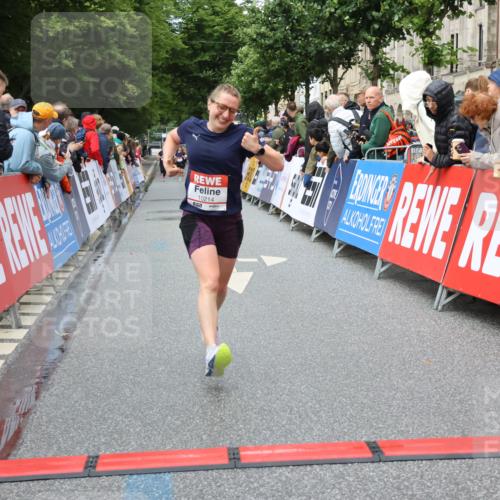 14.06.2026 - REWE Women's Run Strokosch-Dieckow http://msf.ph/oto/9751555 14.06.2026 09:50:14 Ziel 10214, 10691, 10894 meine-sportfotos.de