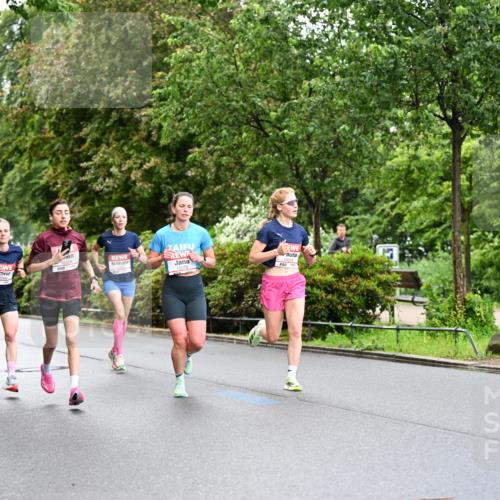 14.06.2026 - REWE Women's Run Dr. Thomas Lammeyer http://msf.ph/oto/9751556 14.06.2026 09:13:54 Laufen 10266, 10328, 10072, 10245 meine-sportfotos.de