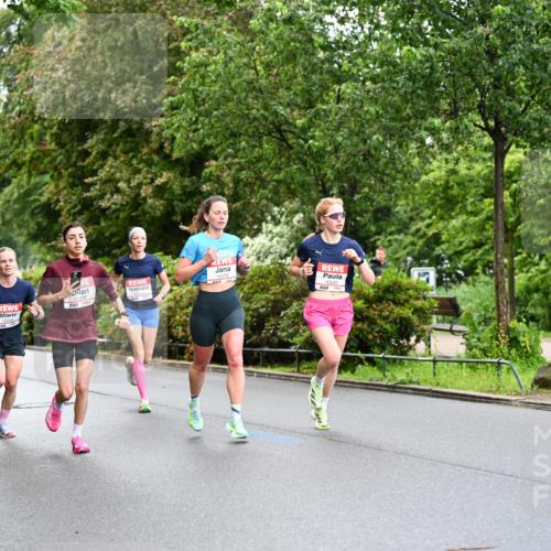 14.06.2026 - REWE Women's Run Dr. Thomas Lammeyer http://msf.ph/oto/9751558 14.06.2026 09:13:54 Laufen 10328, 10266 meine-sportfotos.de