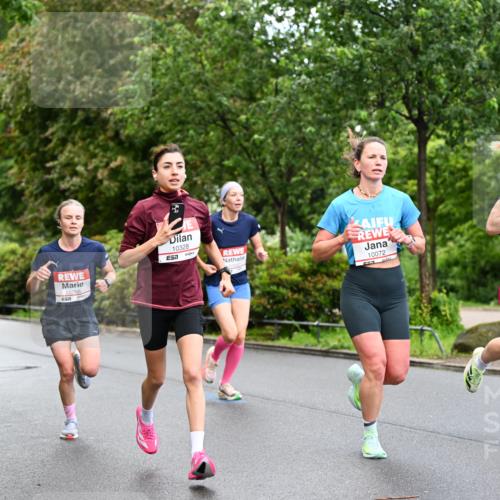 14.06.2026 - REWE Women's Run Dr. Thomas Lammeyer http://msf.ph/oto/9751573 14.06.2026 09:13:56 Laufen 10266, 10328, 10072, 10245 meine-sportfotos.de