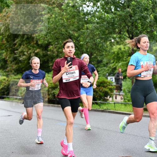 14.06.2026 - REWE Women's Run Dr. Thomas Lammeyer http://msf.ph/oto/9751577 14.06.2026 09:13:56 Laufen 7, 266, 10328, 7, 10072 meine-sportfotos.de
