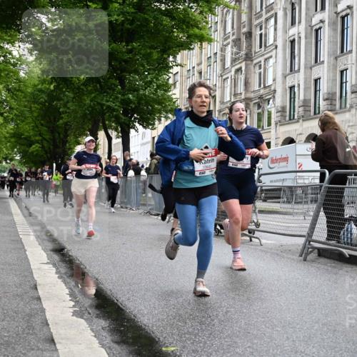 14.06.2026 - REWE Women's Run J. Mangold http://msf.ph/oto/9751582 14.06.2026 10:05:07 Ziel 10222, 10418, 10524, 10645, 10836, 11107, 11264, 11305 meine-sportfotos.de