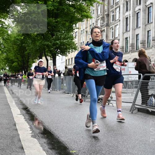 14.06.2026 - REWE Women's Run J. Mangold http://msf.ph/oto/9751584 14.06.2026 10:05:07 Ziel 10222, 10418, 10524, 10645, 10836, 11107, 11264, 11305 meine-sportfotos.de