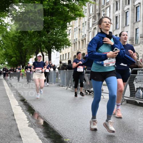 14.06.2026 - REWE Women's Run J. Mangold http://msf.ph/oto/9751587 14.06.2026 10:05:07 Ziel 10222, 10418, 10524, 10645, 10836, 11107, 11264, 11305 meine-sportfotos.de