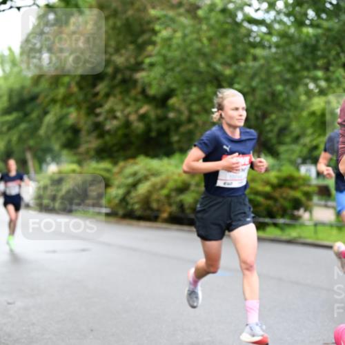 14.06.2026 - REWE Women's Run Dr. Thomas Lammeyer http://msf.ph/oto/9751589 14.06.2026 09:13:56 Laufen 8, 10328 meine-sportfotos.de