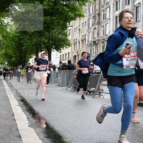 14.06.2026 - REWE Women's Run J. Mangold http://msf.ph/oto/9751590 14.06.2026 10:05:07 Ziel 10222, 10418, 10524, 10645, 10836, 11107, 11264, 11305 meine-sportfotos.de