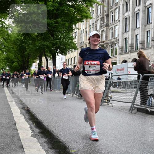 14.06.2026 - REWE Women's Run J. Mangold http://msf.ph/oto/9751610 14.06.2026 10:05:09 Ziel 10418, 10524, 10645, 10836, 10959, 11264, 11305, 11478 meine-sportfotos.de