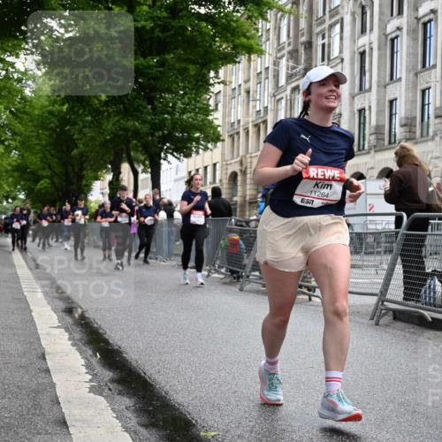 14.06.2026 - REWE Women's Run J. Mangold http://msf.ph/oto/9751612 14.06.2026 10:05:09 Ziel 10418, 10524, 10645, 10836, 10959, 11264, 11305, 11478 meine-sportfotos.de