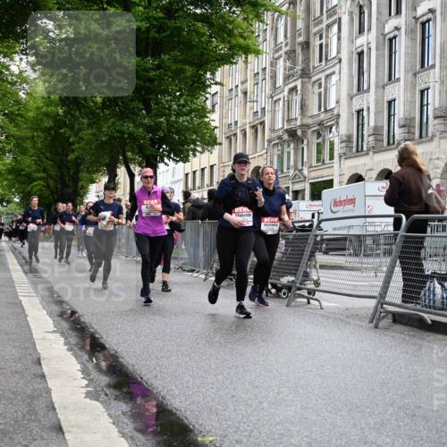 14.06.2026 - REWE Women's Run J. Mangold http://msf.ph/oto/9751636 14.06.2026 10:05:13 Ziel 10076, 10418, 10494, 10497, 10669, 10775, 10959, 11264, 11305, 11478 meine-sportfotos.de