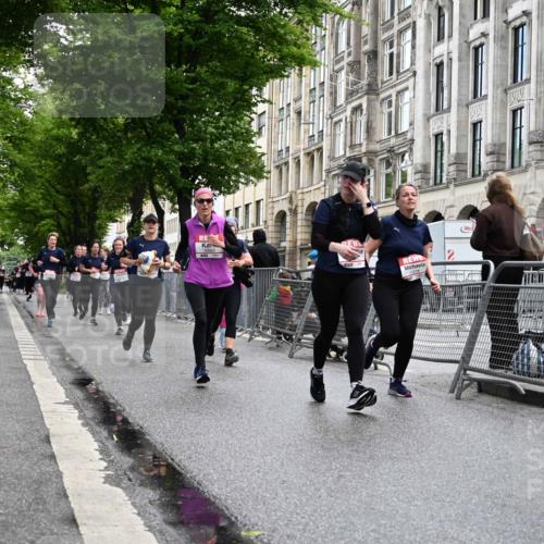 14.06.2026 - REWE Women's Run J. Mangold http://msf.ph/oto/9751645 14.06.2026 10:05:14 Ziel 10076, 10494, 10497, 10669, 10775, 10959, 11264, 11305, 11478 meine-sportfotos.de