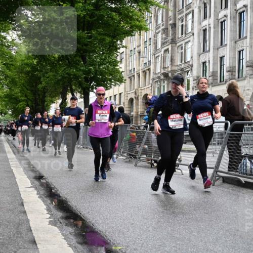 14.06.2026 - REWE Women's Run J. Mangold http://msf.ph/oto/9751648 14.06.2026 10:05:14 Ziel 10076, 10494, 10497, 10669, 10775, 10959, 11264, 11305, 11478 meine-sportfotos.de